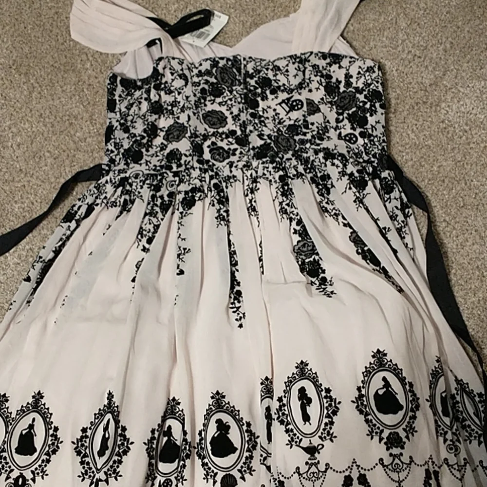 Disney princess dress - Picture 6 of 7
